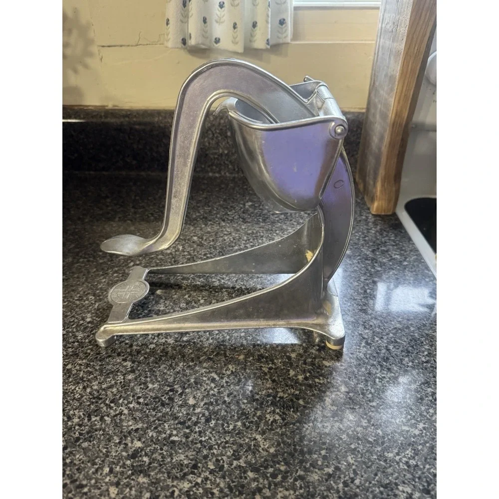 Wear-Ever JUICER aluminum 1930s Juice Press Patent 86217 Vintage